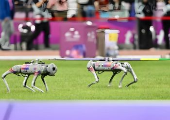 極速爭鋒·首屆機(jī)器狗田徑賽