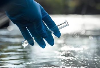 2025年重慶孝子河水體顏色異常事件